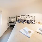 Maison Bohemienne 아파트 *